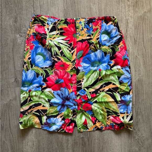 VINTAGE FLORAL SKIRT - Picture 3 of 6